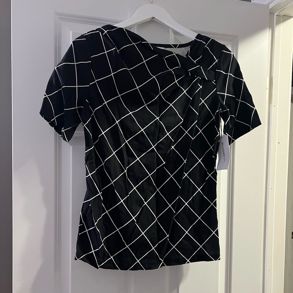 NWT! Women’s S Liz Claiborne Asymmetrical Black and White Grid Pattern‎ Top